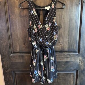 Anthropologie Everly Short Romper Sz S Faux Wrap Sleeveless V Neck Floral